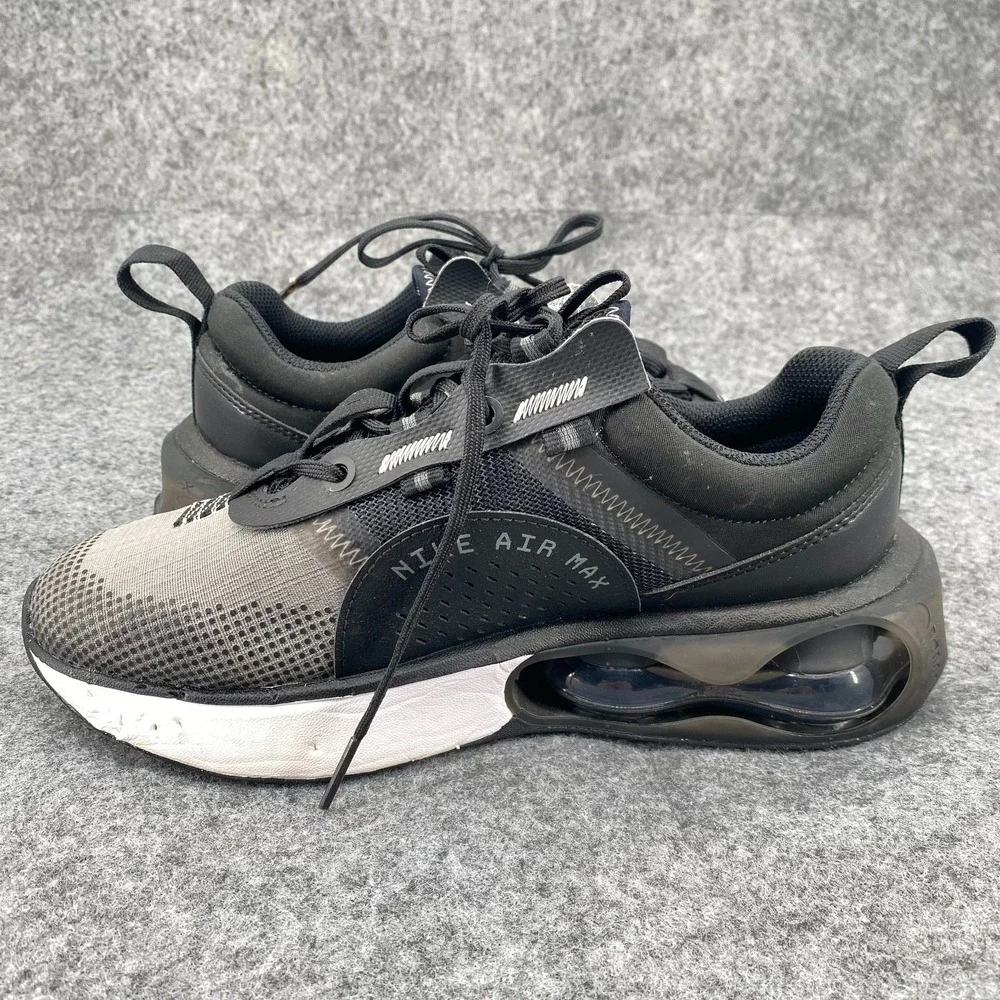 Nike Air Max 2022 Youth 4.5 Women 6 Black White Athletic Shoes DA3199-001